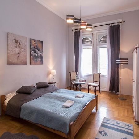 Belvarosi Vintage Apartman A Setaloutcan Miskolc Exterior foto