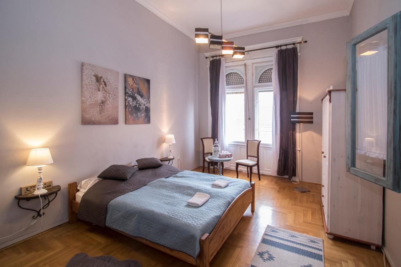 Belvarosi Vintage Apartman A Setaloutcan Miskolc Exterior foto