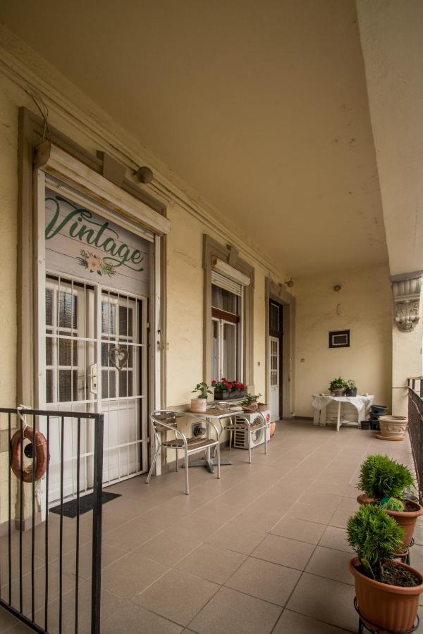 Belvarosi Vintage Apartman A Setaloutcan Miskolc Exterior foto