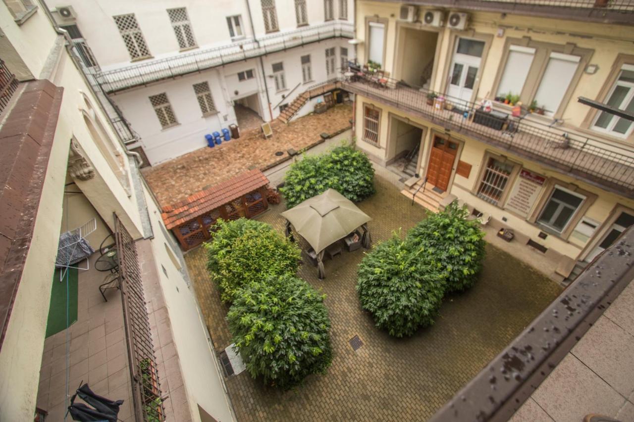 Belvarosi Vintage Apartman A Setaloutcan Miskolc Exterior foto
